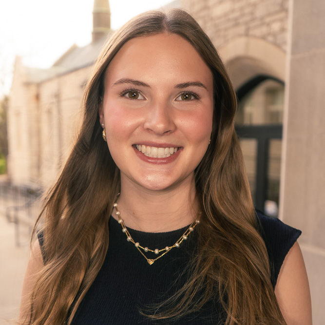 Headshot of Ella Manier