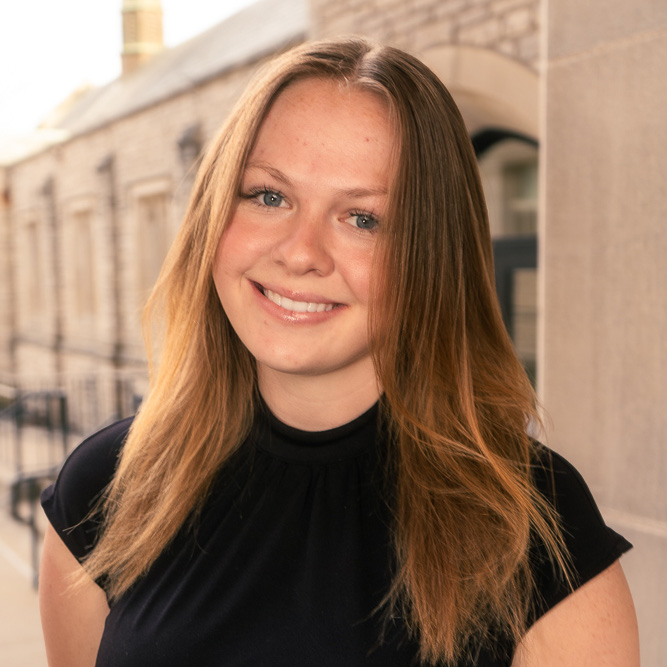 Headshot of Julia Lipp