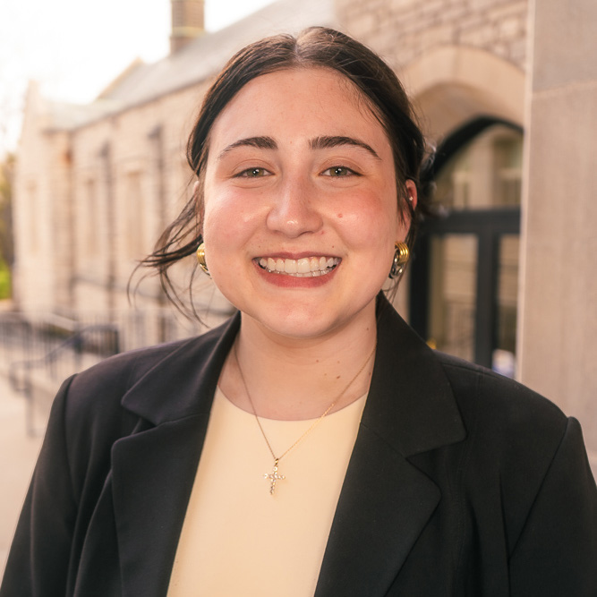 Headshot of Taylor SMith